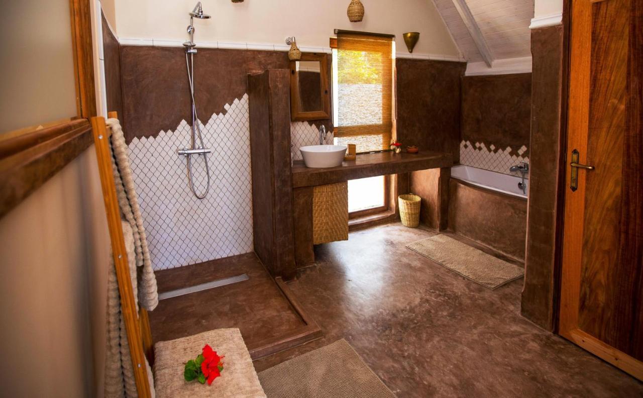 Clove Island Villas & Spa Makunduchi Bagian luar foto